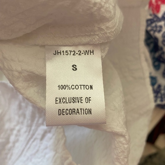 THML White Top with EMBROIDERED PUFF SLEEVES Size Small - Picture 8 of 9